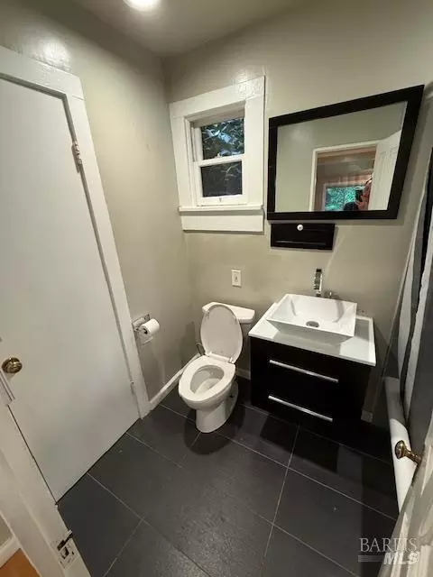 Bath - 512 Park Way, Mill Valley, CA 94941 photo 3 of 4