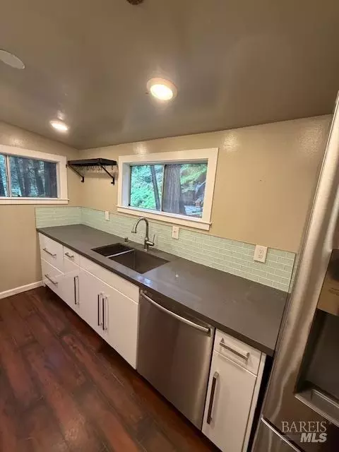 Kitchen - 512 Park Way, Mill Valley, CA 94941 photo 3 of 4