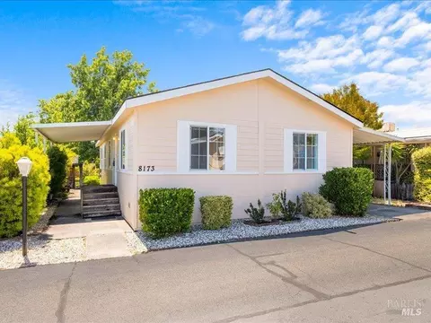 8173 Willow St, Windsor, CA 95492