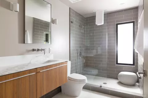 Bath - 5850 Sharp Rd, Calistoga, CA 94515 photo 3 of 4
