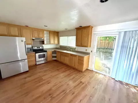 Kitchen - 148 Danvers Ct, Vacaville, CA 95687 photo 1 of 1