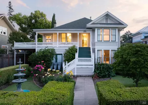 1417 Kearney St, Saint Helena, CA 94574