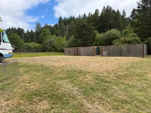 25284 Madrone Dr, Willits, CA 95490