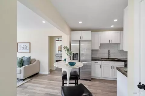 Kitchen - 420 Gillcrest Ave, Vallejo, CA 94591 photo 7 of 7