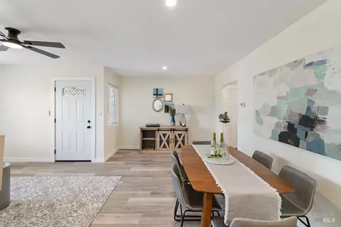 Dining - 420 Gillcrest Ave, Vallejo, CA 94591 photo 2 of 2