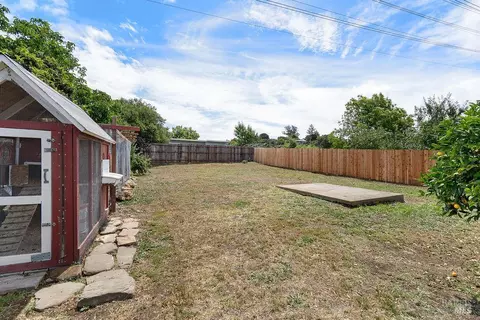 Exterior - 420 Gillcrest Ave, Vallejo, CA 94591 photo 7 of 7