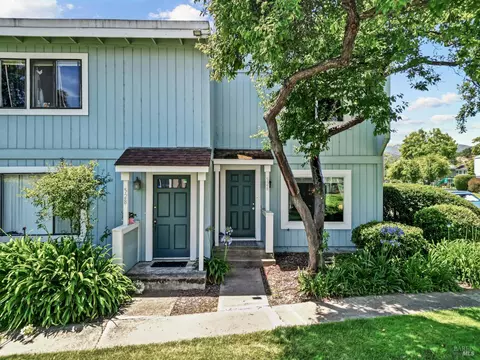 526 Loleta Ln, Novato, CA 94947