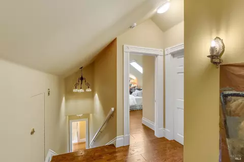 Entry Way - 622-620 E 2nd St, Benicia, CA 94510 photo 10 of 12