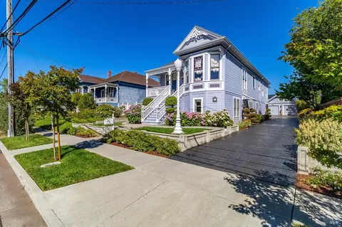 Exterior - 622-620 E 2nd St, Benicia, CA 94510 photo 2 of 23