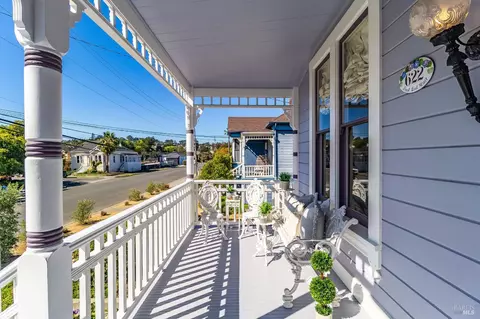 Exterior - 622-620 E 2nd St, Benicia, CA 94510 photo 4 of 23
