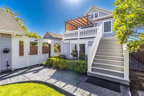 Exterior - 622-620 E 2nd St, Benicia, CA 94510 photo 13 of 23