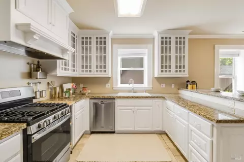 Kitchen - 622-620 E 2nd St, Benicia, CA 94510 photo 8 of 9