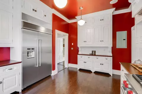 Kitchen - 622-620 E 2nd St, Benicia, CA 94510 photo 6 of 9