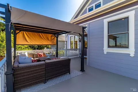 Exterior - 622-620 E 2nd St, Benicia, CA 94510 photo 15 of 23