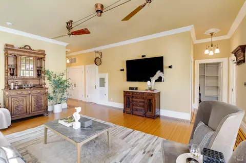 Living - 622-620 E 2nd St, Benicia, CA 94510 photo 3 of 3