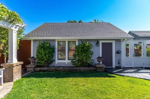 Exterior - 622-620 E 2nd St, Benicia, CA 94510 photo 10 of 23
