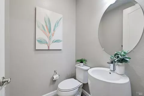 Bath - 33558 Maverick Loop, Fremont, CA 94555 photo 1 of 6