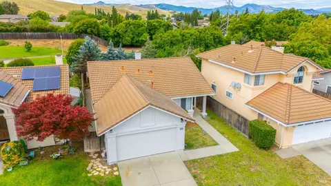 View/Area - 5038 Lakeview Cir, Fairfield, CA 94534 photo 2 of 16
