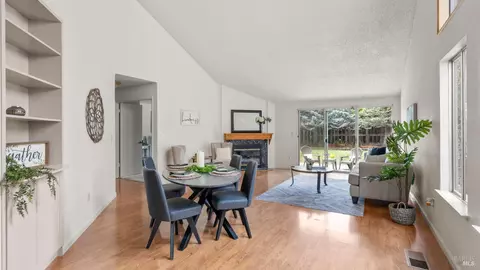 Dining - 5038 Lakeview Cir, Fairfield, CA 94534 photo 1 of 1