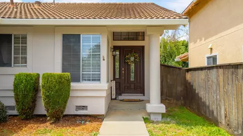 Exterior - 5038 Lakeview Cir, Fairfield, CA 94534 photo 5 of 12