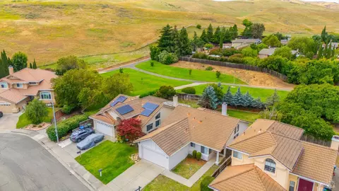 View/Area - 5038 Lakeview Cir, Fairfield, CA 94534 photo 5 of 16