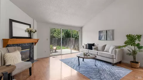 Living - 5038 Lakeview Cir, Fairfield, CA 94534 photo 1 of 1