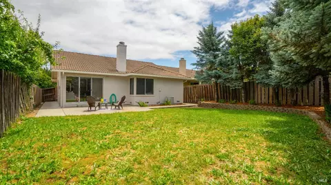 Exterior - 5038 Lakeview Cir, Fairfield, CA 94534 photo 7 of 12