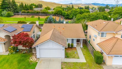 View/Area - 5038 Lakeview Cir, Fairfield, CA 94534 photo 3 of 16