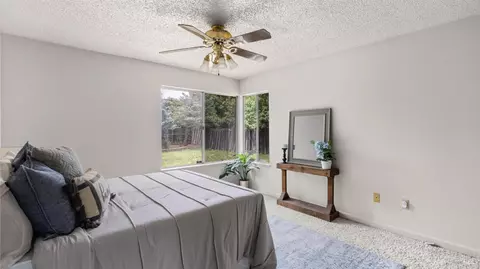 Bedroom - 5038 Lakeview Cir, Fairfield, CA 94534 photo 2 of 4