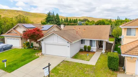 View/Area - 5038 Lakeview Cir, Fairfield, CA 94534 photo 1 of 16