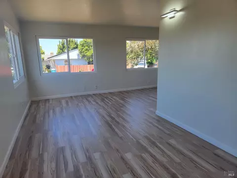 Living - 103 Pueblo Way, Vallejo, CA 94591 photo 3 of 5