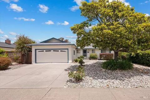 405 Ely Blvd S, Petaluma, CA 94954