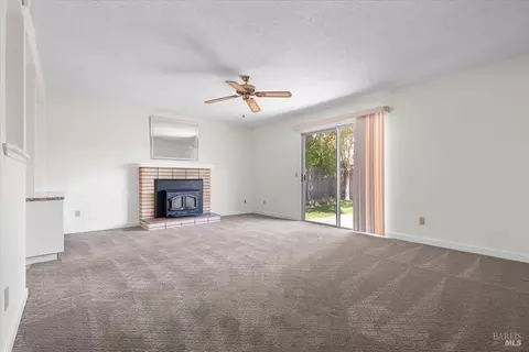 Living - 405 Ely Blvd S, Petaluma, CA 94954 photo 2 of 5