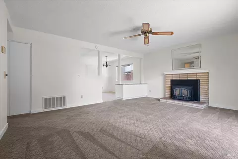 Living - 405 Ely Blvd S, Petaluma, CA 94954 photo 4 of 5