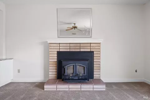 Living - 405 Ely Blvd S, Petaluma, CA 94954 photo 3 of 5