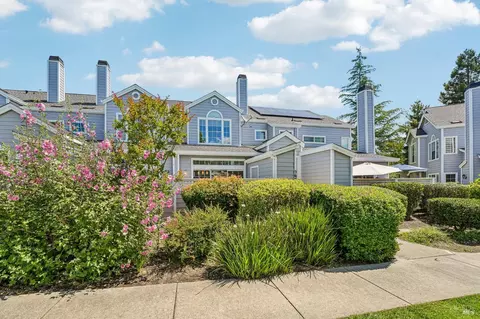 567 E Jasmine Cir, Santa Rosa, CA 95407