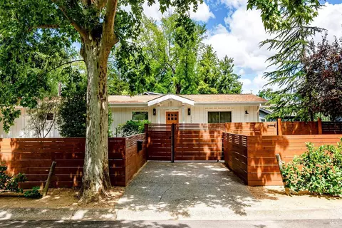 1701 N Oak St, Calistoga, CA 94515