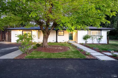 10999 Old Redwood Hwy, Windsor, CA 95492