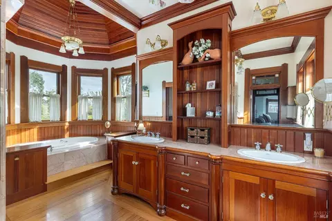 Bath - 2875 Woolsey Rd, Windsor, CA 95492 photo 1 of 3