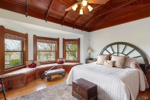 Bedroom - 2875 Woolsey Rd, Windsor, CA 95492 photo 4 of 8