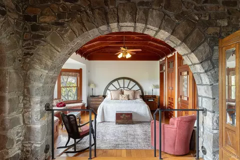 Bedroom - 2875 Woolsey Rd, Windsor, CA 95492 photo 1 of 8