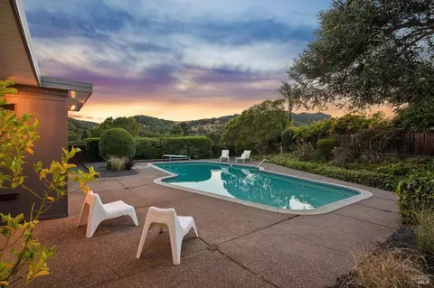 24 Mount Diablo Cir, San Rafael, CA 94903