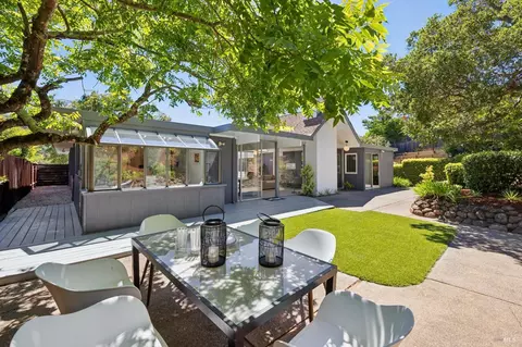 24 Mount Diablo Cir, San Rafael, CA 94903
