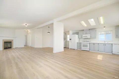 209 Yosemite Rd, San Rafael, CA 94903