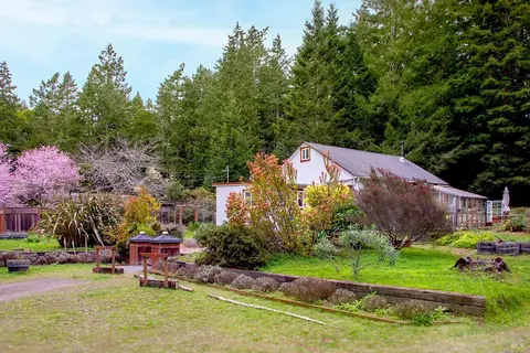 10901 Gurley Ln, Mendocino, CA 95460