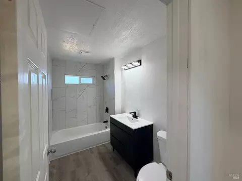 Bath - 4591 N State St, Ukiah, CA 95482 photo 1 of 1