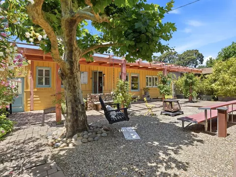 17190 Cedar Ave, Sonoma, CA 95476