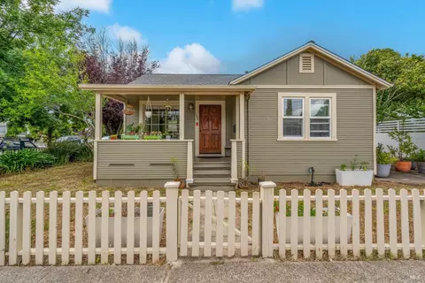 1040 H St, Napa, CA 94559