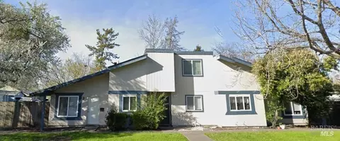 1368 Southwest Blvd, Rohnert Park, CA 94928