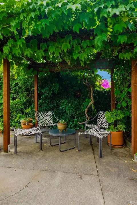 Exterior - 1134 Willow Ave, Napa, CA 94559 photo 18 of 19